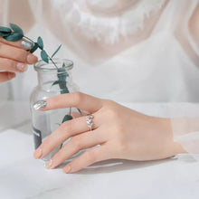Load image into Gallery viewer, Konstantina silver ring
