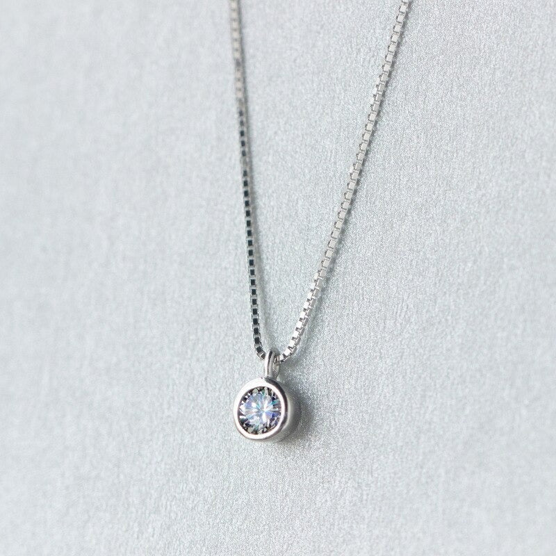 Nova pendant necklace