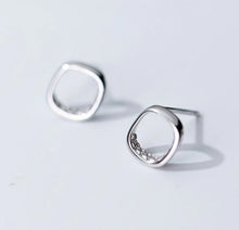 Load image into Gallery viewer, Billie hollow out square stud earrings
