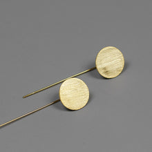 Load image into Gallery viewer, Hinata minimalism style round earrings
