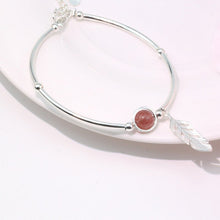 Load image into Gallery viewer, Aiyana feather charm bangle
