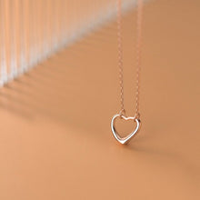 Load image into Gallery viewer, Laura heart pendant necklace
