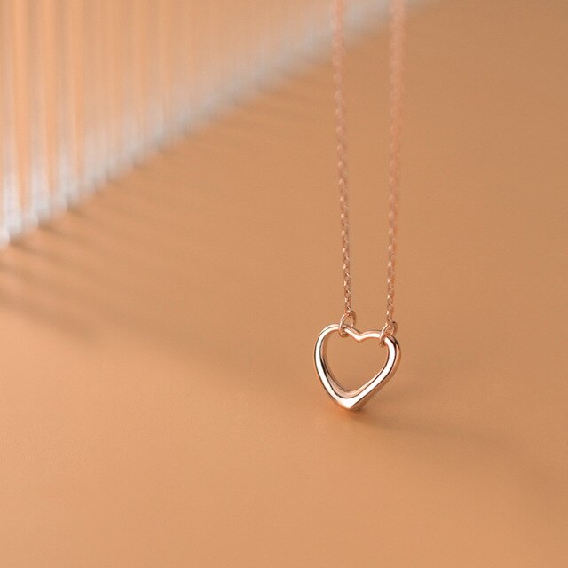 Laura heart pendant necklace